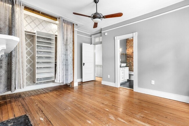 Building Photo - FAN DISTRICT HOME WITH 3 BEDROOMS AND 3 FULL BATHS