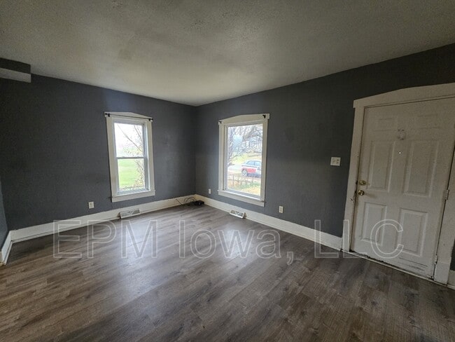 Building Photo - 707 Webster St