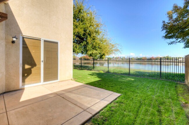 Building Photo - 1723 N Mont Blanc Ln