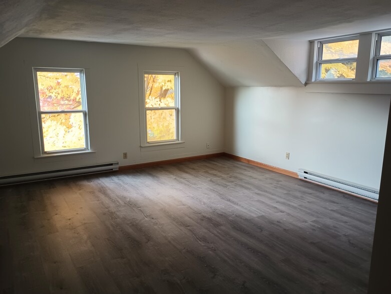 Living Room - 615 Lake St