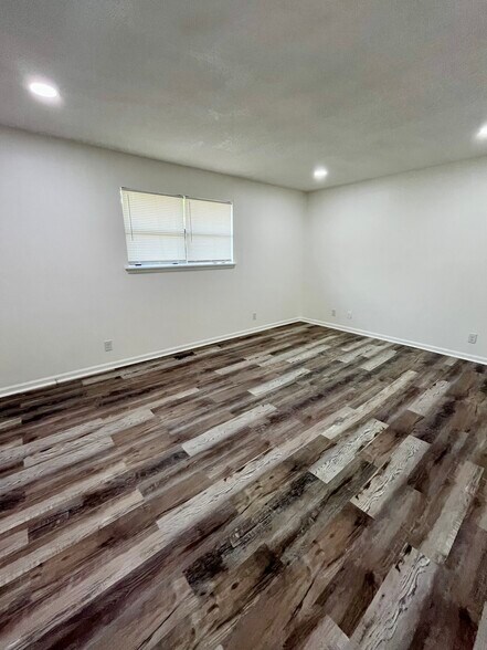 Building Photo - 322 Pittman St