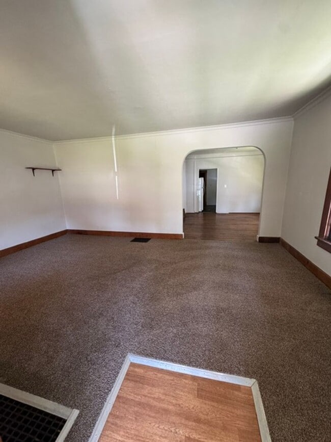 Building Photo - 4205 Hoagland Ave