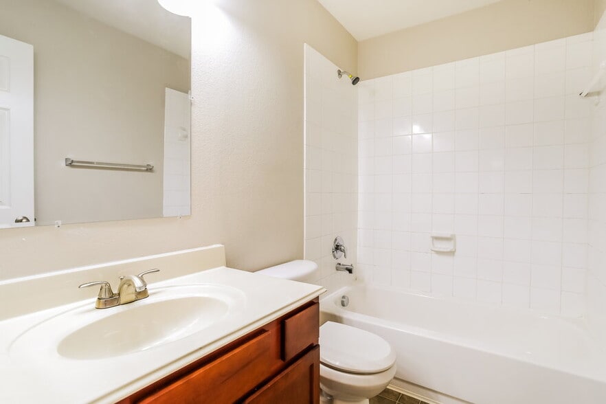 Building Photo - 110 Comanche Trail