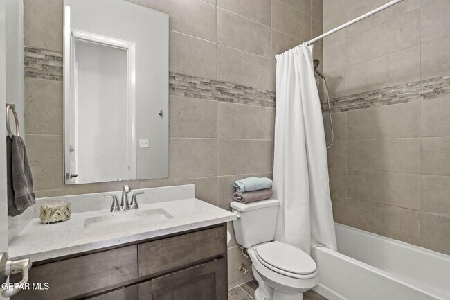 Building Photo - 14928 Tierra Escape Ave