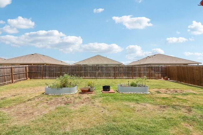 Building Photo - 3/2 in Magnolia Master Planned Community!
