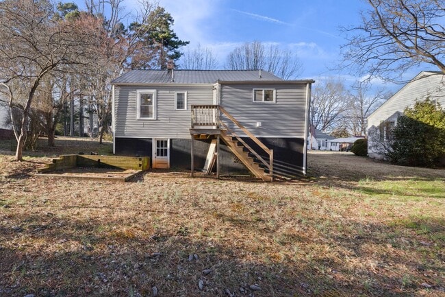 Building Photo - 537 Huston St