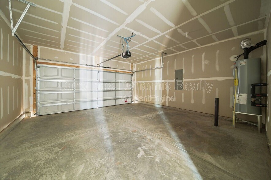 Building Photo - 10105 Dancing Crane Wy