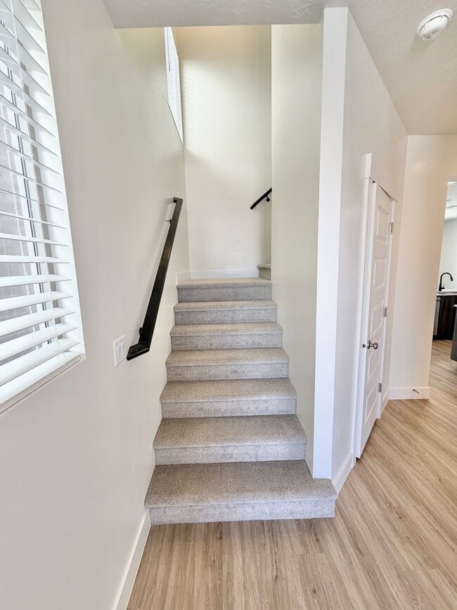 Building Photo - Beautiful 3 bed 2.5 bath Home!
