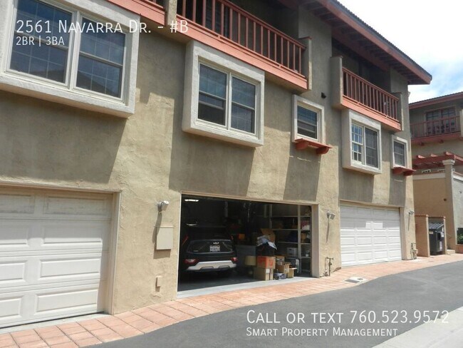 Building Photo - 2561 Navarra Dr