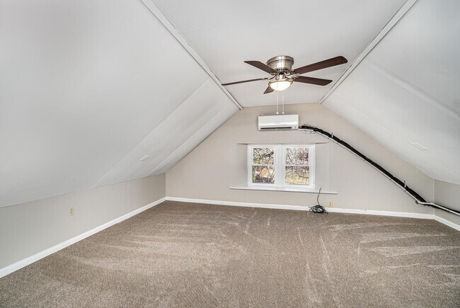 Building Photo - 2218 Scott St