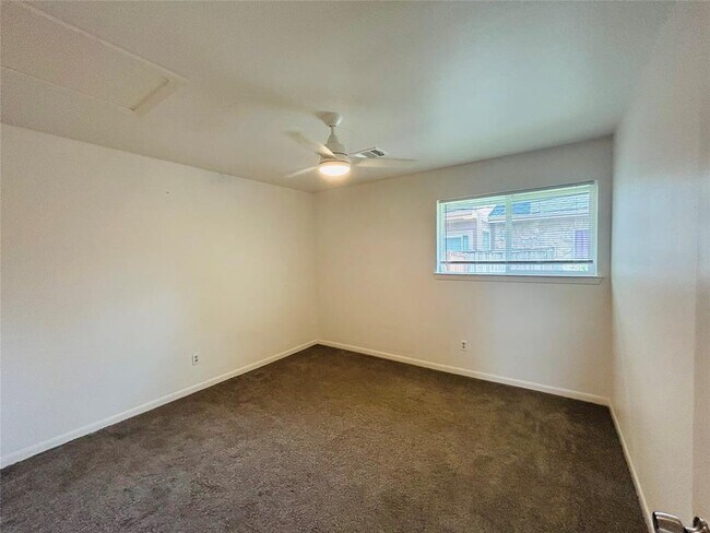 Building Photo - 8038 Sands Point Dr