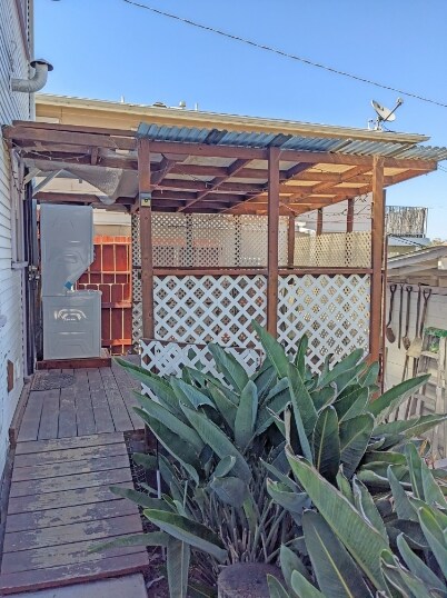 Building Photo - This Charming 1 Bed/1 Bath is All You! Hal...