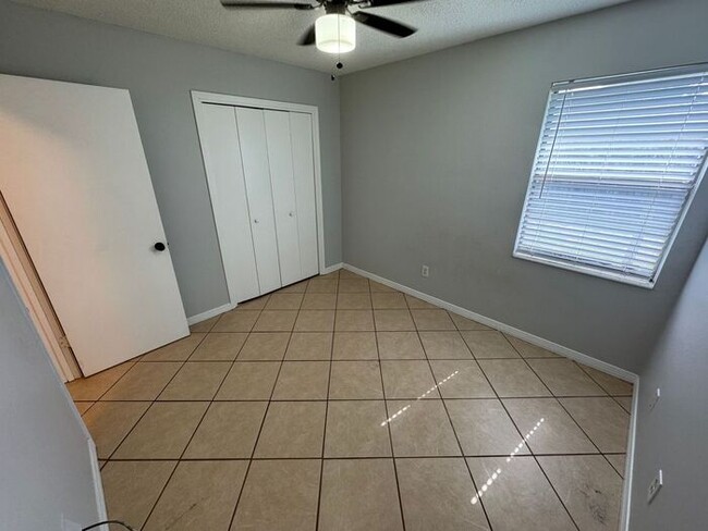 Building Photo - Gulf Breeze - Villa East - 3 bedroom, 2 ba...