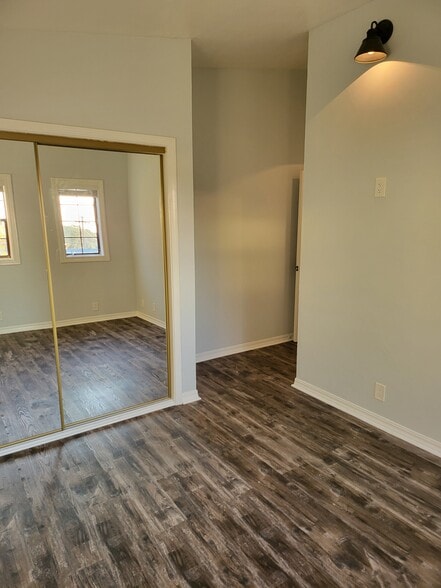 Building Photo - 150 Huntley Ave