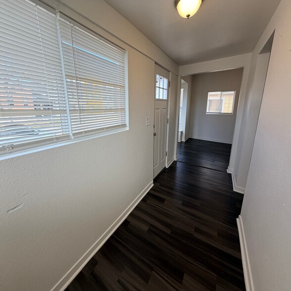 Building Photo - 114 9th Ave