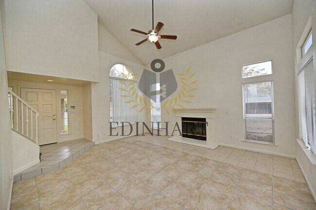 Building Photo - 2233 E Christopher Dr