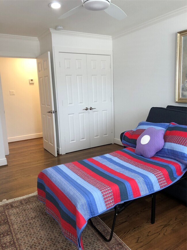 Building Photo - 1346 Chantilly Ln