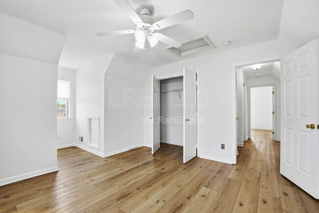 Building Photo - 6200 Winding Stream Dr