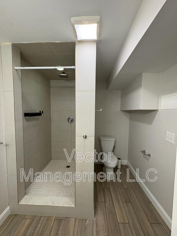 Building Photo - 2842 Dixwell Ave