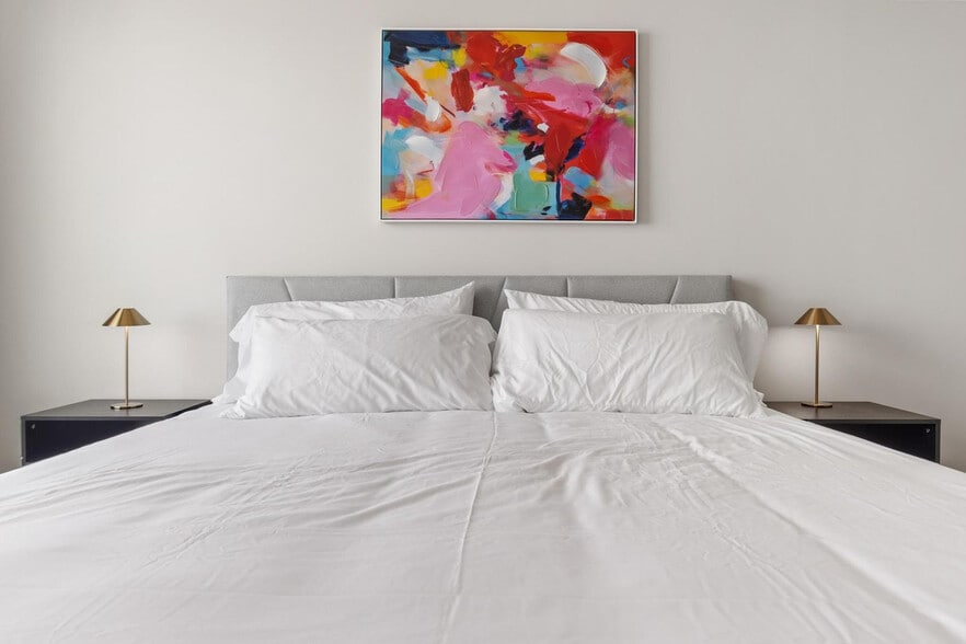 Building Photo - 5820 1/2 Cameron Road-SI FL4-ID1303398P