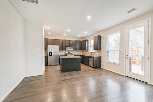 Building Photo - 2036 Elkington Cir