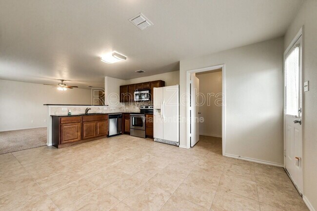 Building Photo - 1309 Hazelnut Dr