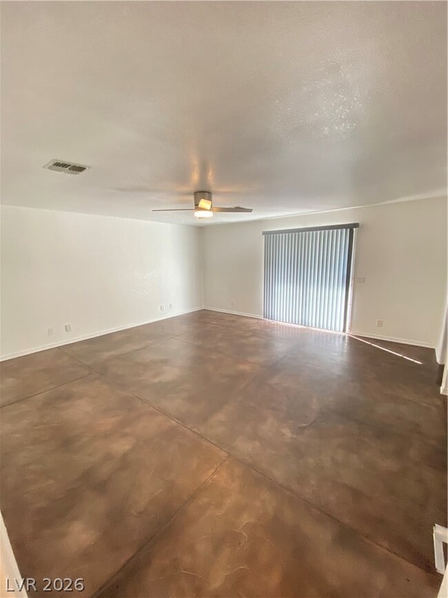 Building Photo - 2521 E Serene Ave