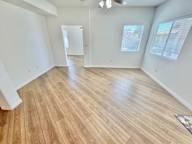 Building Photo - ENJOY THIS STUNNING 3 BEDROOM WITH A TRANQ...