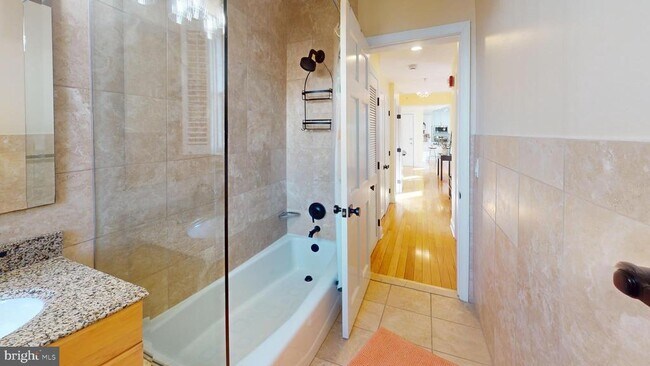 Building Photo - 1858 California St NW