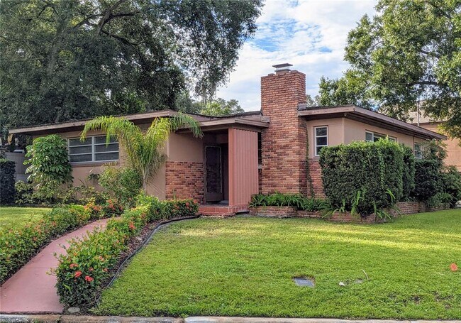 Building Photo - 1310 W Woodlawn Ave