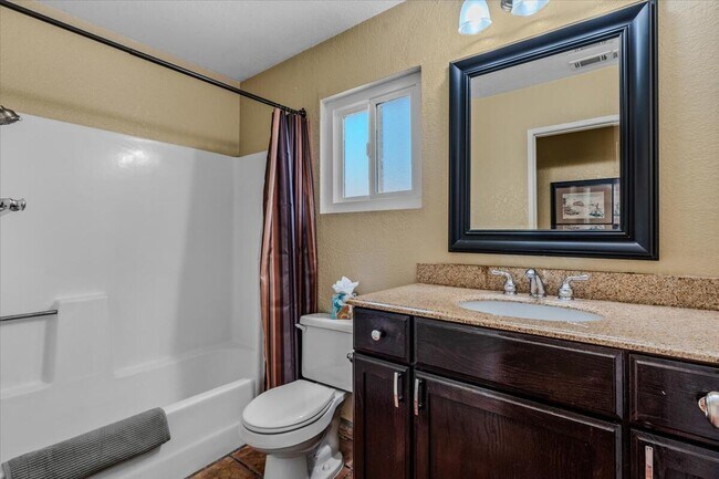 Building Photo - 53705 Avenida Diaz