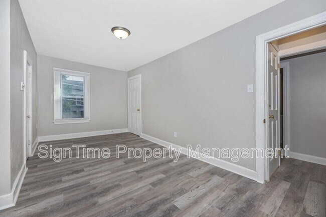 Building Photo - 531 Salem Ave