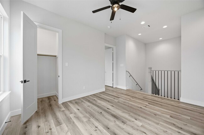 Building Photo - 6107 Campo Vista Dr