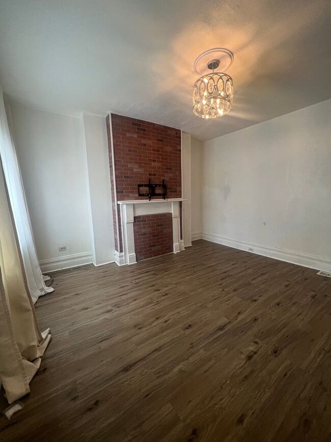 Building Photo - Spacious 3 bedroom, 2 bath home in Sharpsburg
