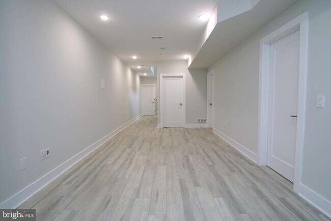 Building Photo - 3718 Haverford Ave