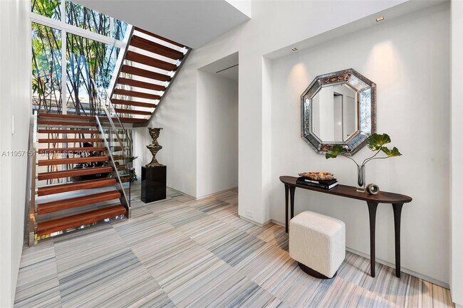 Building Photo - 244 W San Marino Dr