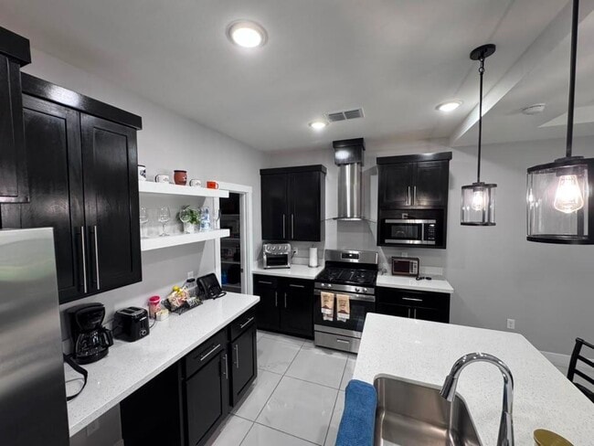 Building Photo - 3012 Clydesdale Dr