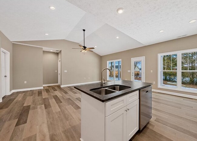 Building Photo - 2658 Cedrus Ave