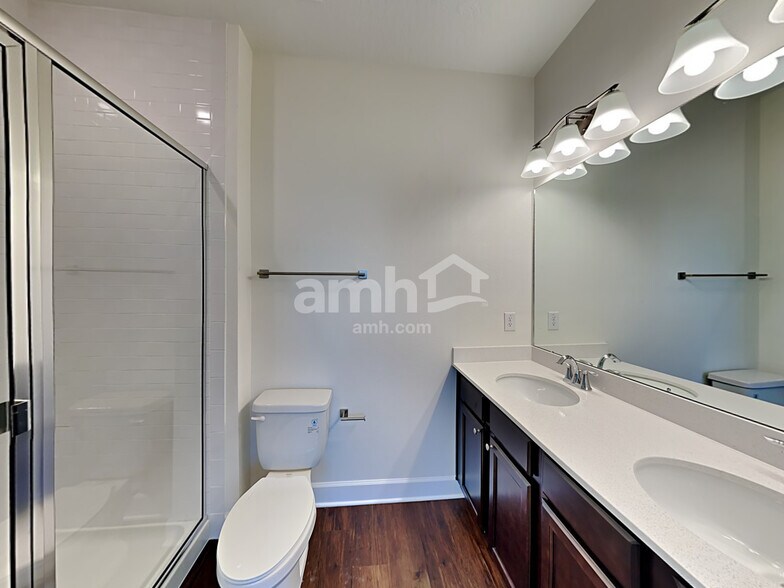 Building Photo - 2216 Saffron Walden Dr