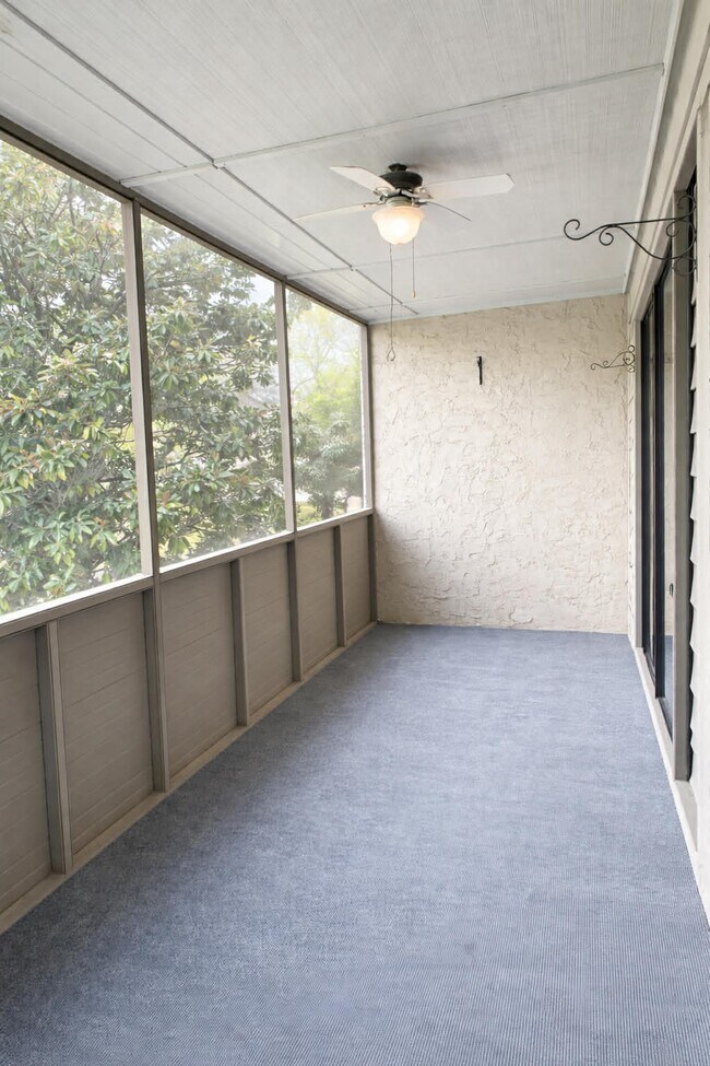 Building Photo - 3035 Walnut Bend Ln