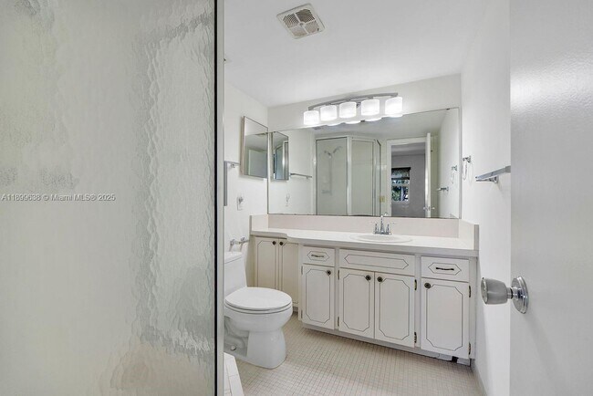 Building Photo - 3111 NE 51st St