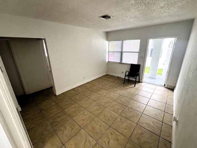 Building Photo - 2226 Cody St