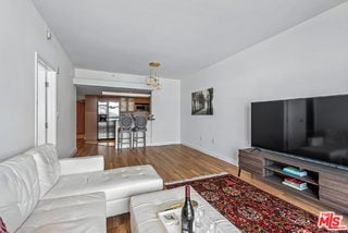 Building Photo - 13700 Marina Pointe Dr