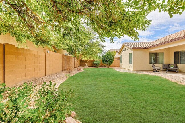 Building Photo - 2372 E Sequoia Dr