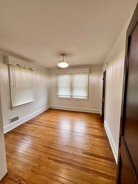 Building Photo - 222 Berlin Rd N