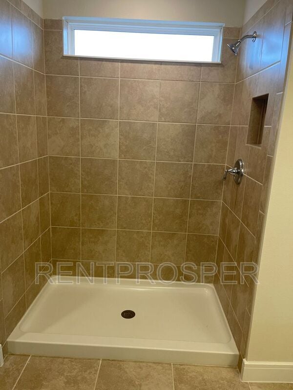 Building Photo - 5100 Chickadee St