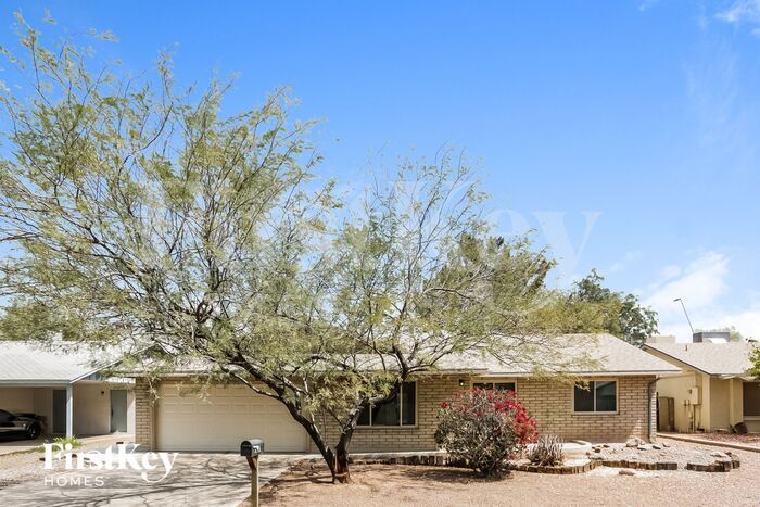 Primary Photo - 5715 S Siesta Ln