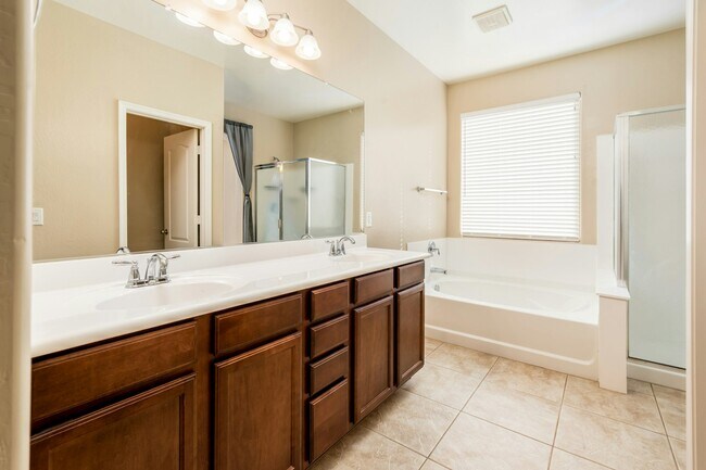 Building Photo - 17525 W Larkspur Dr