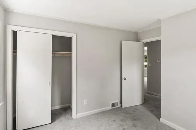 Building Photo - Charming Prairie Village Ranch for Rent in...
