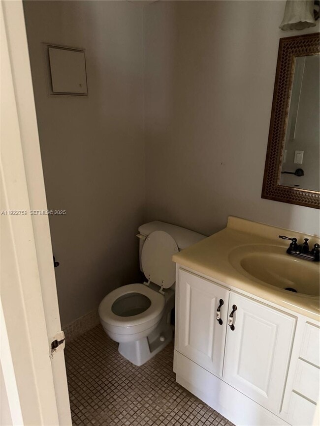 Building Photo - 95 Mansfield C